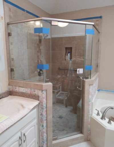 Shower Glass with Frame on Top