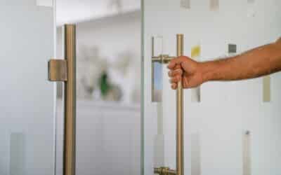 10 Reasons Frameless Glass Doors Are Perfect for Luxurious Interiors